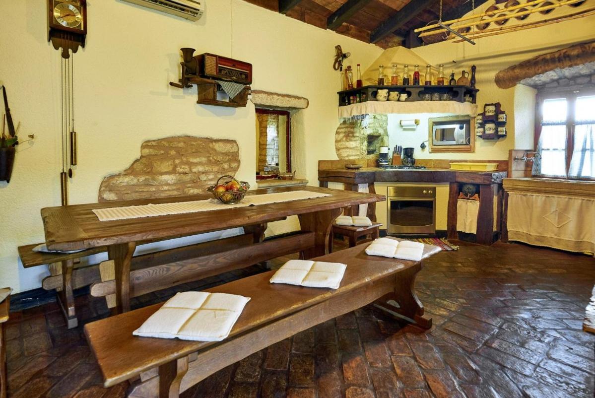Villa Stara Hiza In Sveti Petar U Sumi Esterno foto
